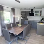 Casa vacanze Traumferienhaus Bergblick Mittelndorf, Bis Zu 8 Personen, Sauna, Grill *