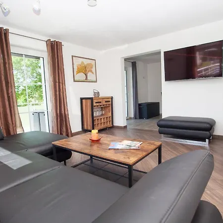 Holiday home Traumferienhaus Bergblick Mittelndorf, Bis Zu 8 Personen, Sauna, Grill *