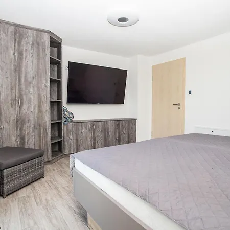 Holiday home Traumferienhaus Bergblick Mittelndorf, Bis Zu 8 Personen, Sauna, Grill Sebnitz