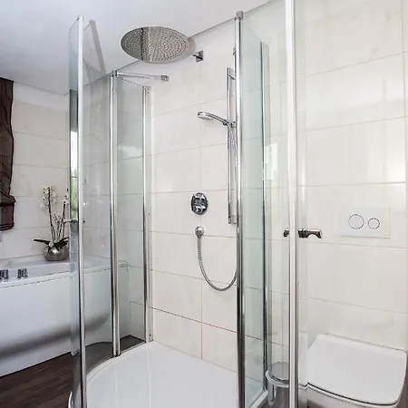 Traumferienhaus Bergblick Mittelndorf, Bis Zu 8 Personen, Sauna, Grill Feriehus