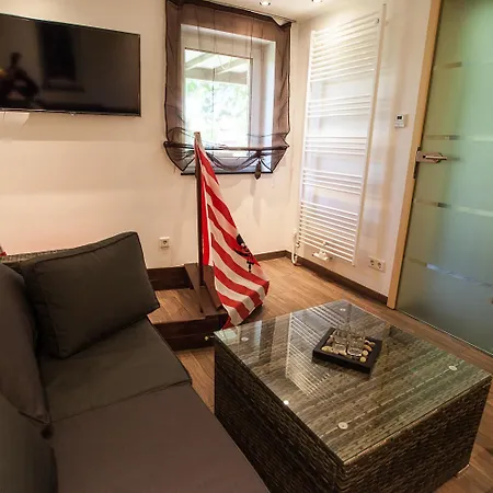 Holiday home Traumferienhaus Bergblick Mittelndorf, Bis Zu 8 Personen, Sauna, Grill *