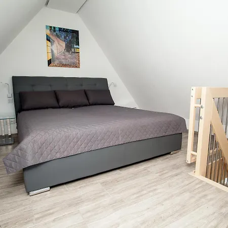Holiday home Traumferienhaus Bergblick Mittelndorf, Bis Zu 8 Personen, Sauna, Grill *